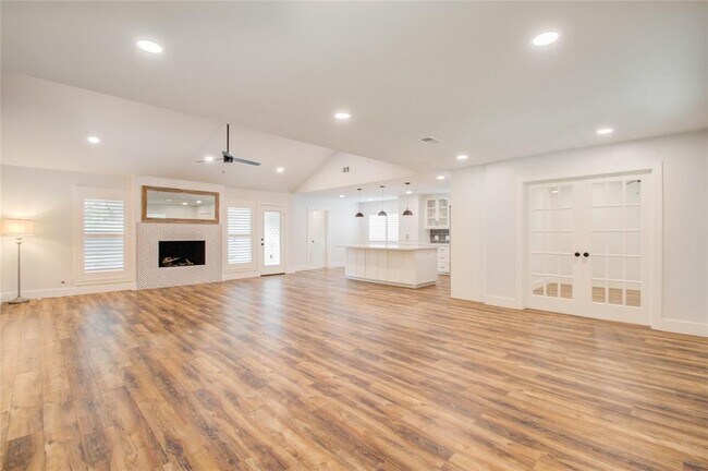 Building Photo - 5735 Grape St