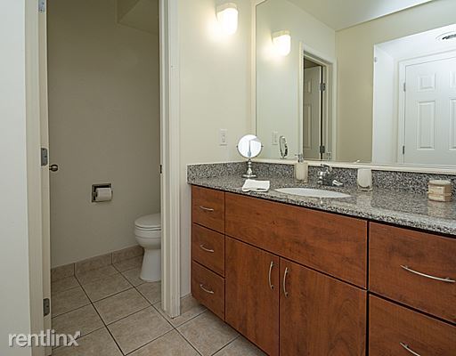 Building Photo - 828 Greene St