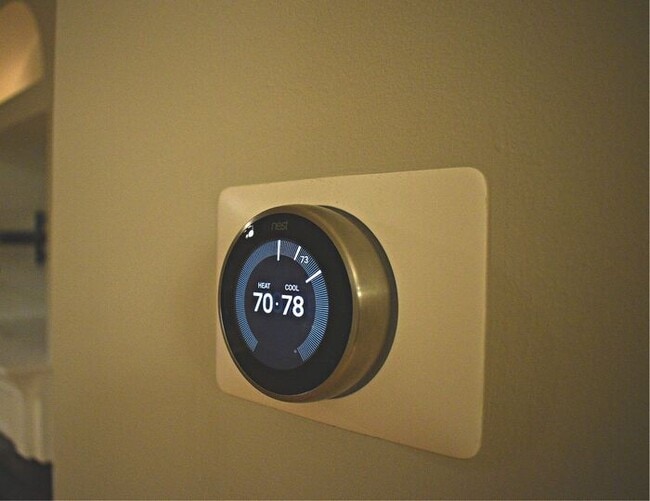 Building Photo - Hot 2 bed 2.5 bath townhome  in Uptown Charlotte!