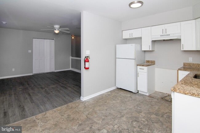 Building Photo - 106 Haines Ave