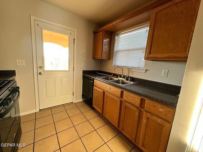 Building Photo - 14120 Robert Ituarte Dr