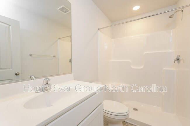 Building Photo - 2814 Carrollwood Dr