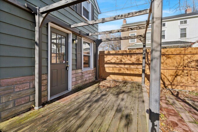 Building Photo - Charming 2-Bedroom Single-Family Home with off Street Parking