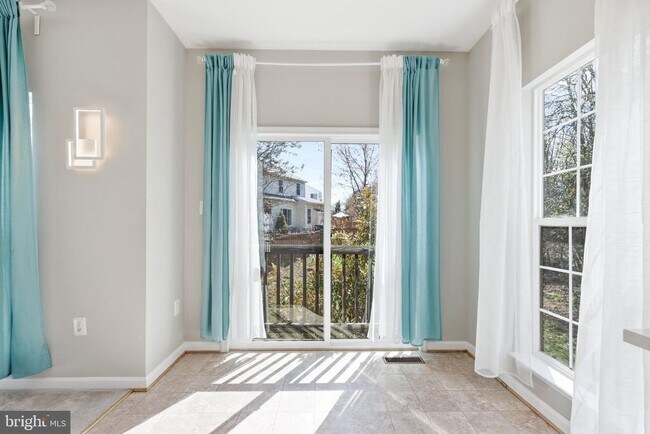 Building Photo - 14257 Hunters Run Way