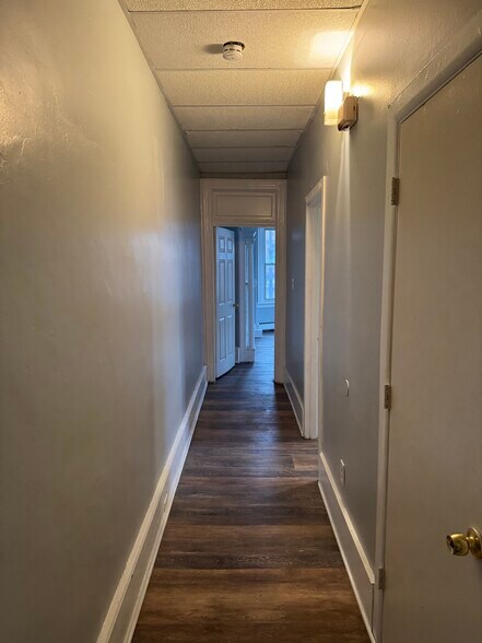 Building Photo - 559 N 63rd St