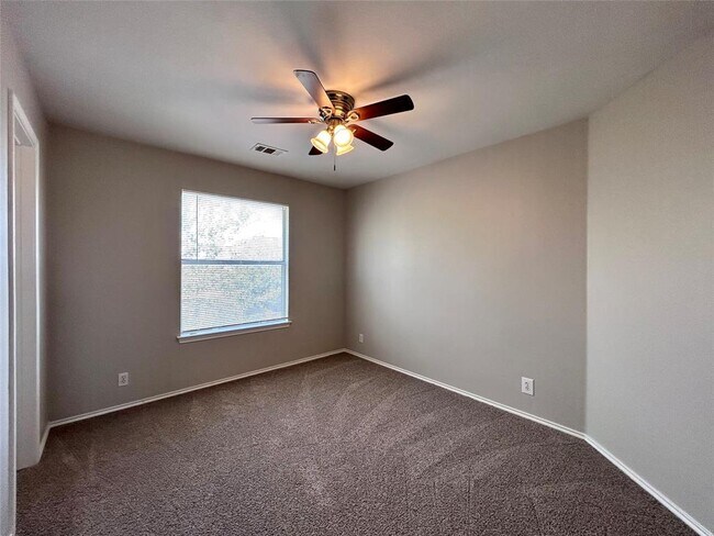 Building Photo - 2707 Westhampton Ct
