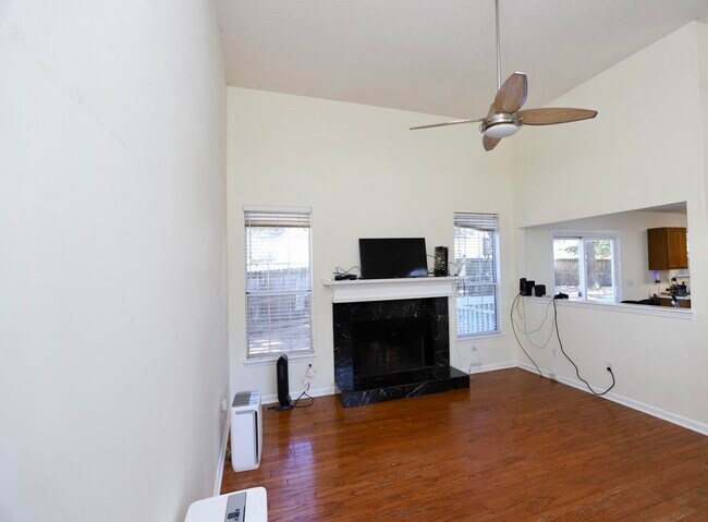 Building Photo - 21 N Trace Ct
