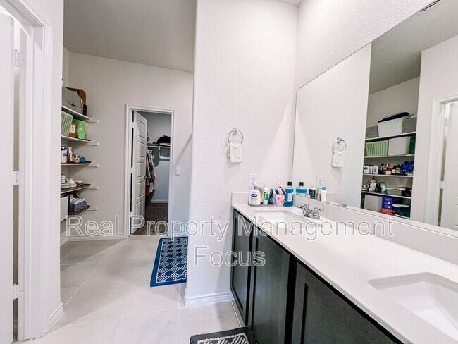 Building Photo - 7321 Bledington Ln