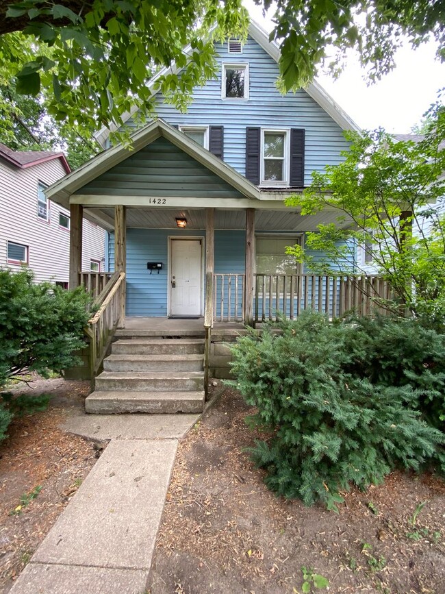 Primary Photo - 1422 E Stockbridge Ave