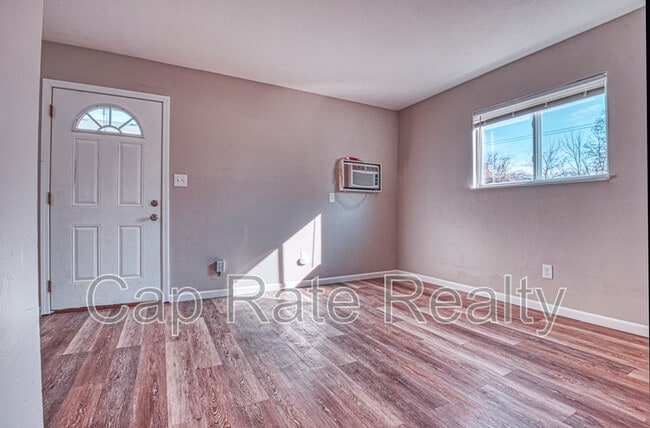 Building Photo - 2735 Joyce Ave