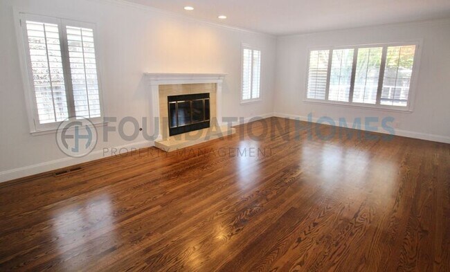 Building Photo - 742 McClay Rd