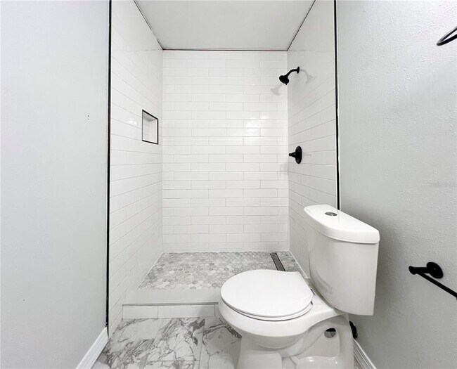 Building Photo - 7925 Napoleon St