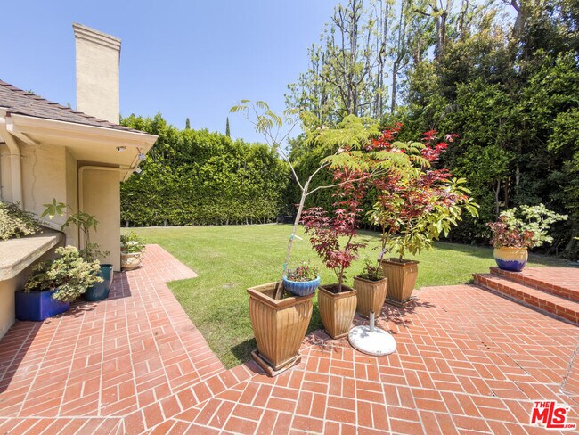 Building Photo - 1094 Garden Ln