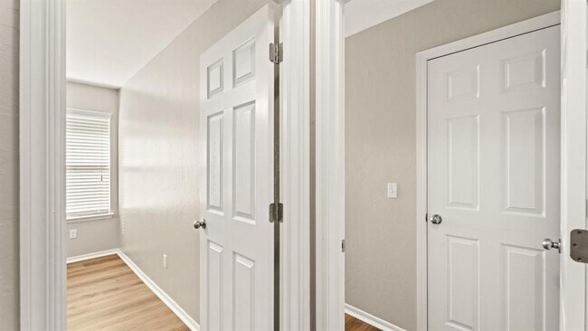 Building Photo - 621 Christian Ln