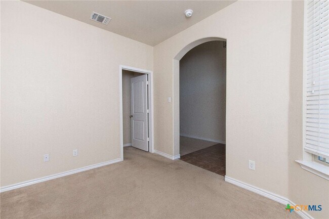 Building Photo - 3302 Vineyard Trail