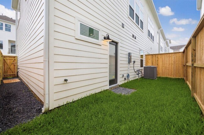 Building Photo - 6304 Brighton Oaks Ln