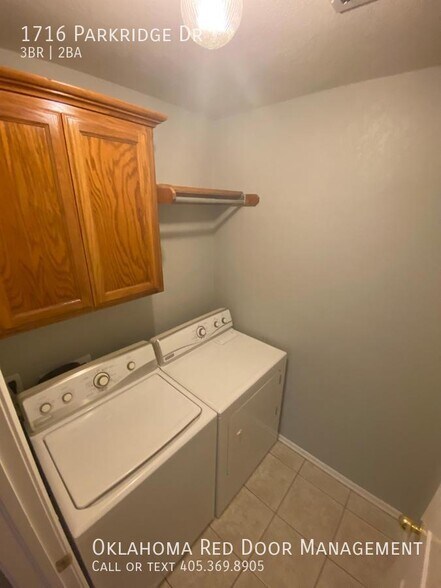 Building Photo - 1716 Parkridge Dr