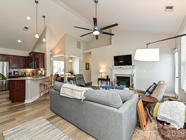 Building Photo - 17405 Caldwell Track Dr
