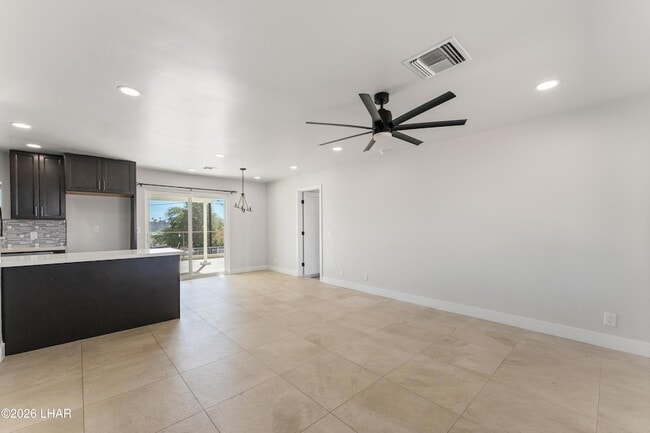 Building Photo - 2150 Lake Havasu Plaza