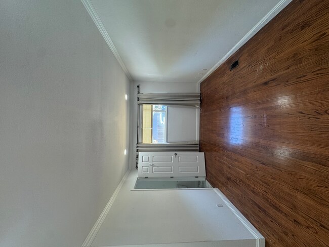Building Photo - 670 Sunset Pkwy