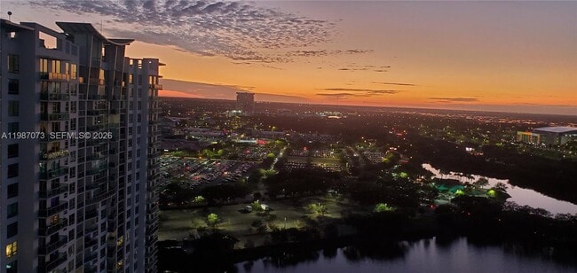 Building Photo - 2641 N Flamingo Rd