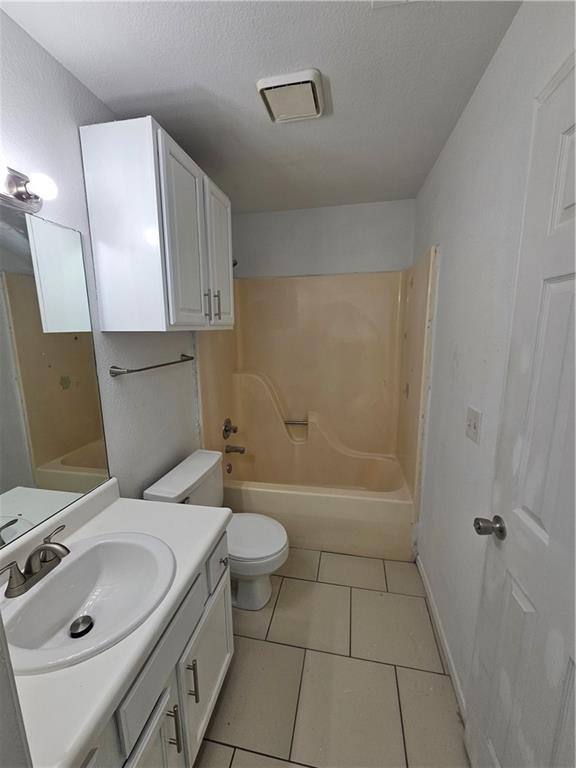 Building Photo - 2326 W Roselawn St