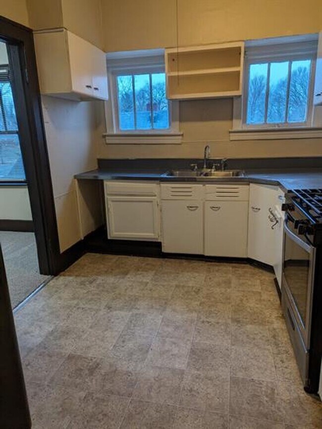 Building Photo - 3907 Northwestern Pkwy