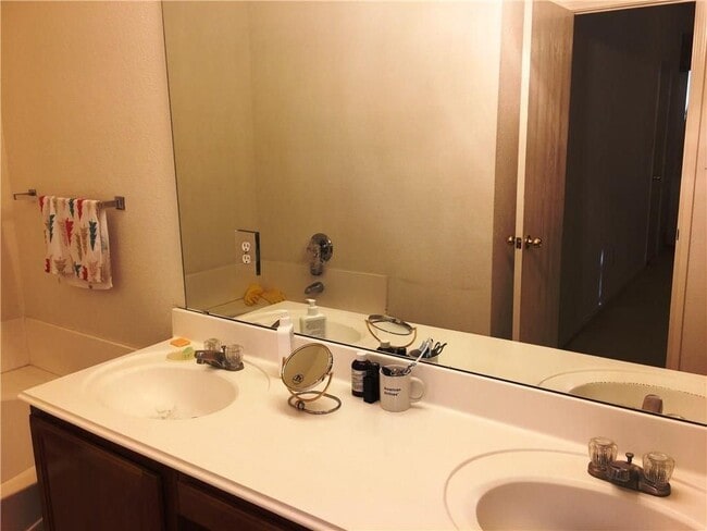 Building Photo - 3705 Cattlebaron Dr