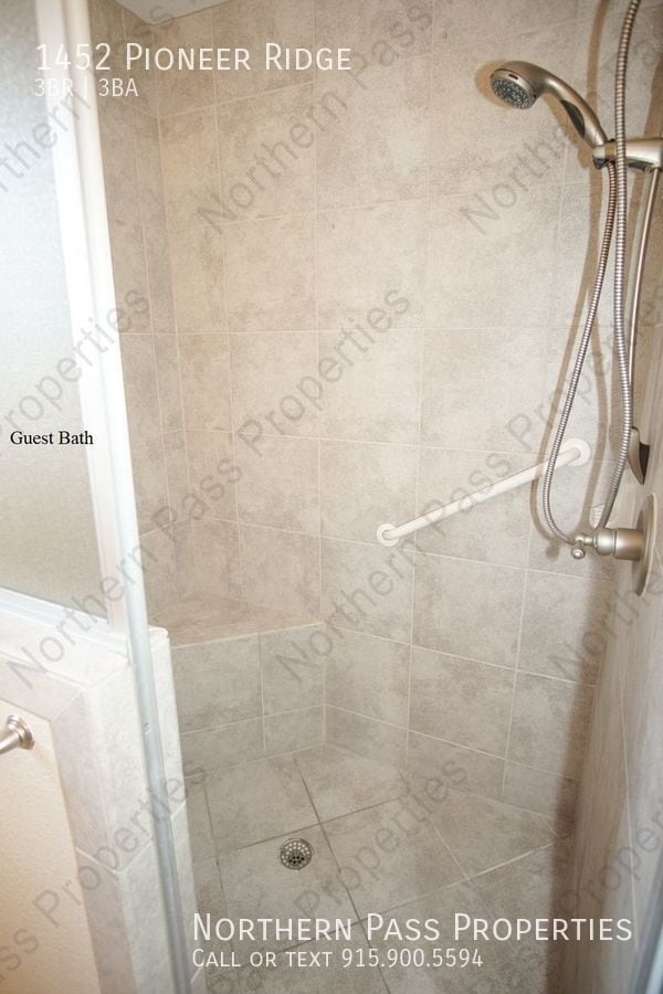 Building Photo - Gorgeous 3BDR Westside Home!