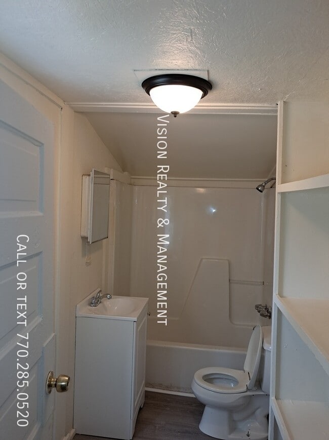 Building Photo - 1202 Juniper St