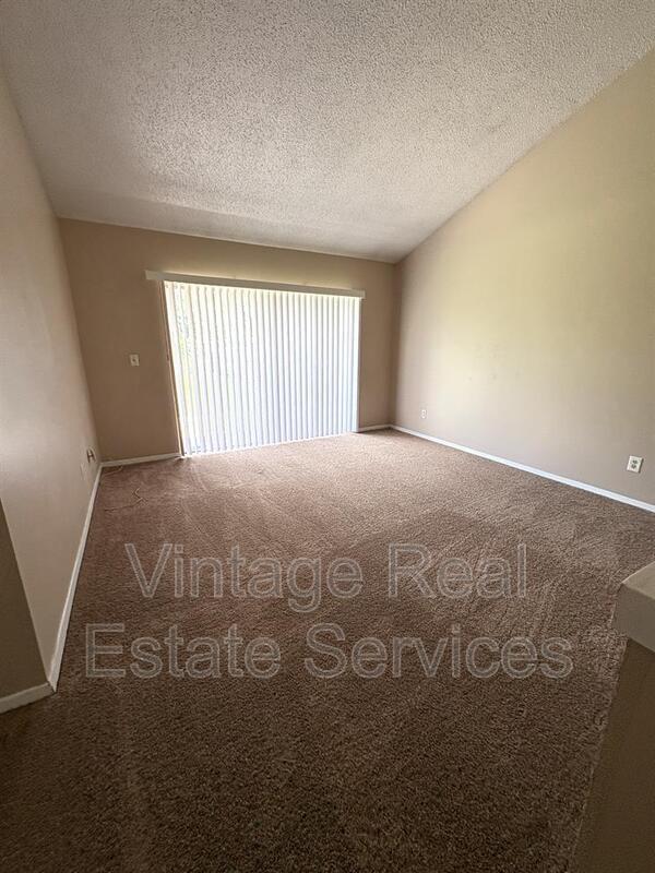 Building Photo - 3319 Fox Lake Dr