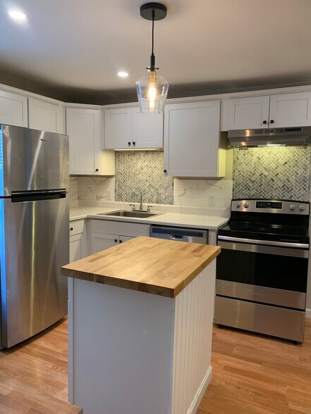 Kitchen - 5 Cordage St