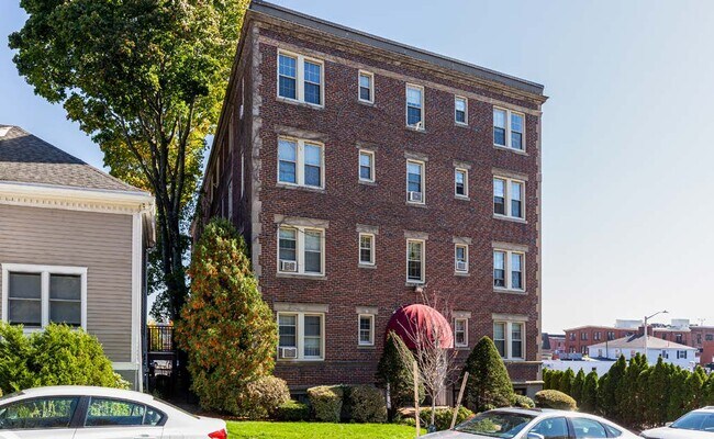 Building Photo - 15 Governors Ave