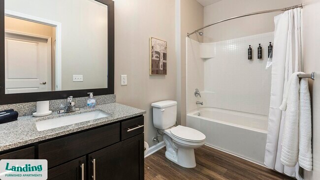 Building Photo - 915 Brentmoor Dr