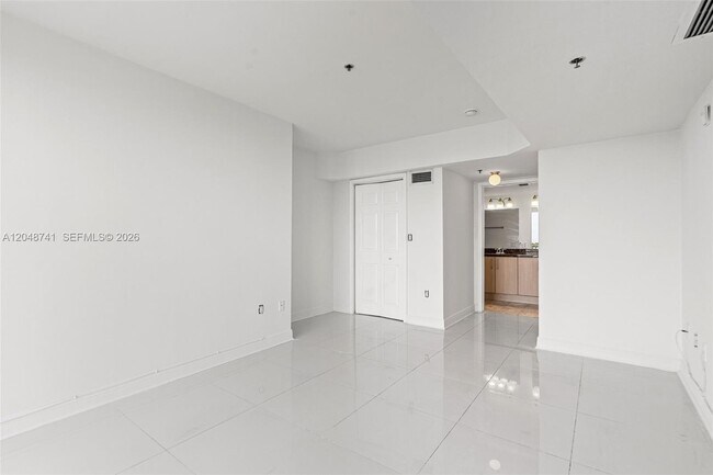 Building Photo - 6362 Collins Ave