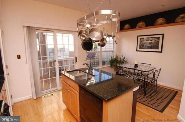 kitchen - 650 9th St SW
