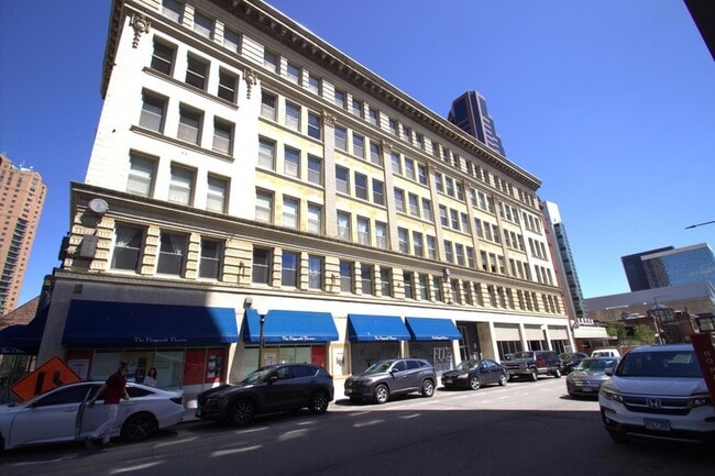 Building Photo - 488 Wabasha St N