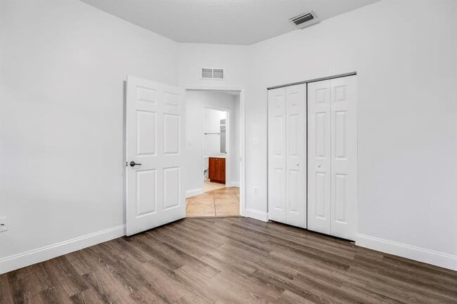 Building Photo - 5030 SW 126th Ave