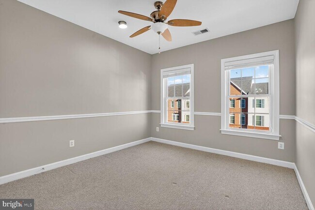 Building Photo - 21285 Park Grove Terrace