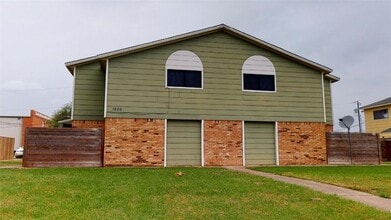 Building Photo - 1809 Treehouse Trail