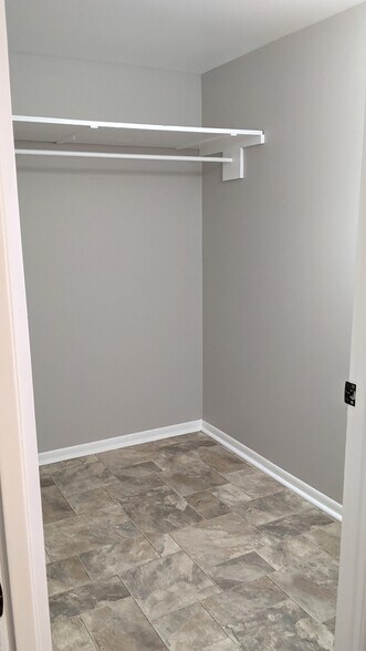 Building Photo - 42405 Iowa st