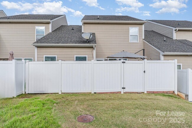 Building Photo - 3917 Bighorn Wy