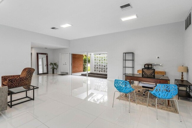 Building Photo - 900 Marble Way