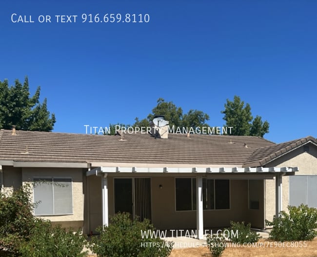 Building Photo - 858 15 Mile Dr
