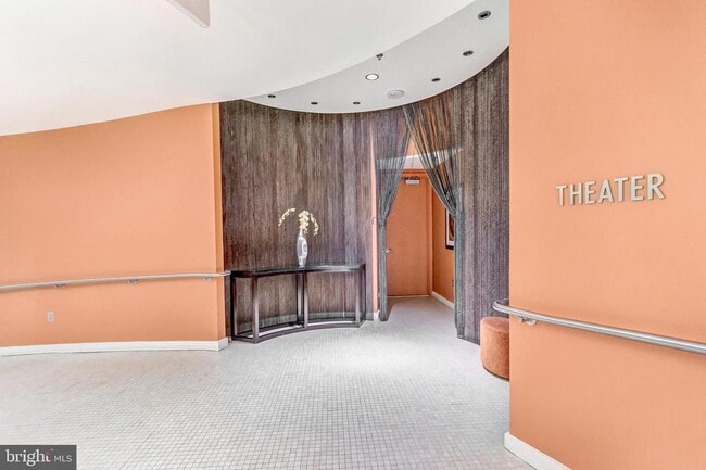 Building Photo - 5750 Bou Ave