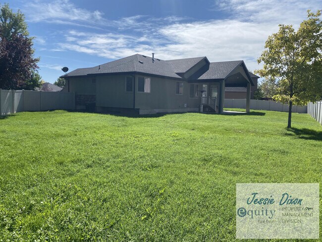 Building Photo - 2747 S 1475 W