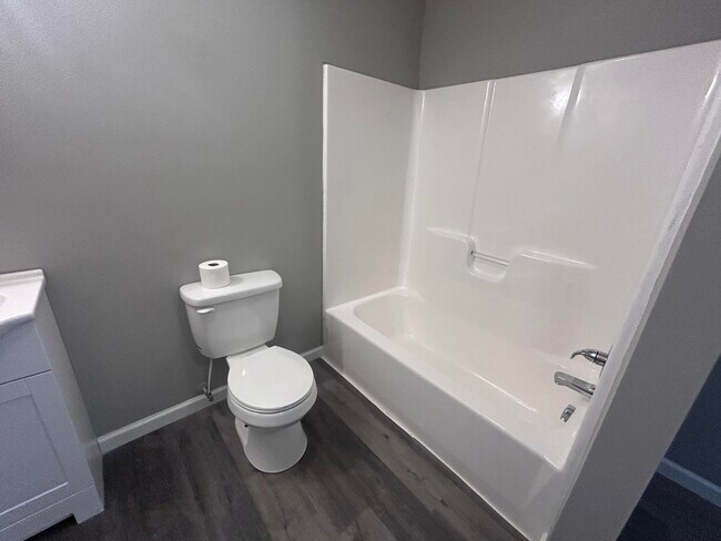 Building Photo - 108 Scott Dr