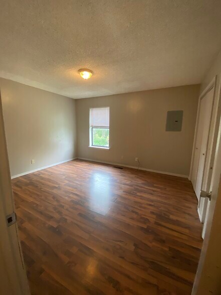 Building Photo - 1408 Christy Dr