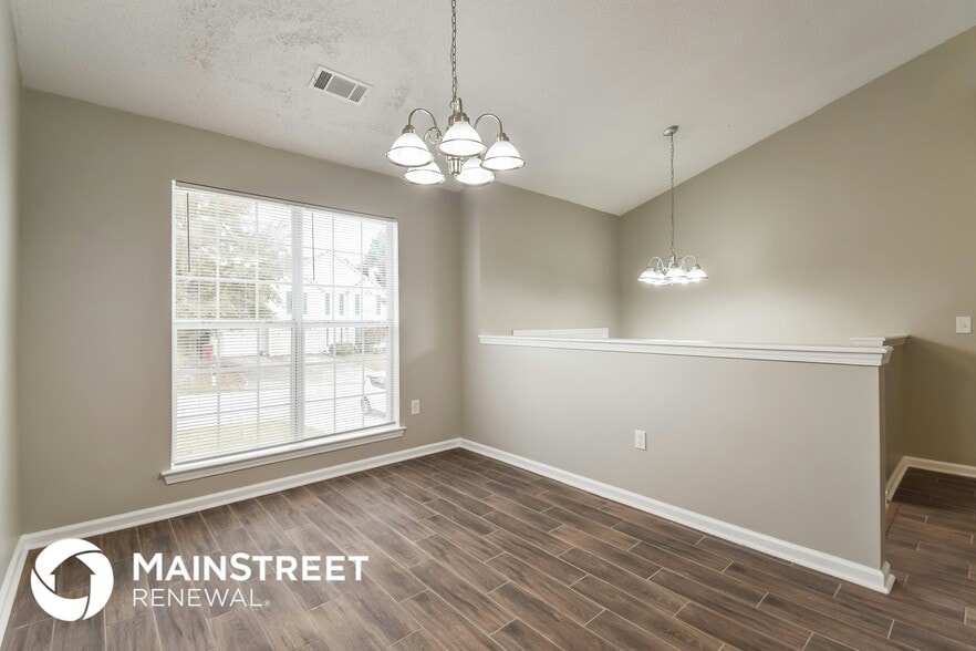 Building Photo - 9407 Rollinghills Dr