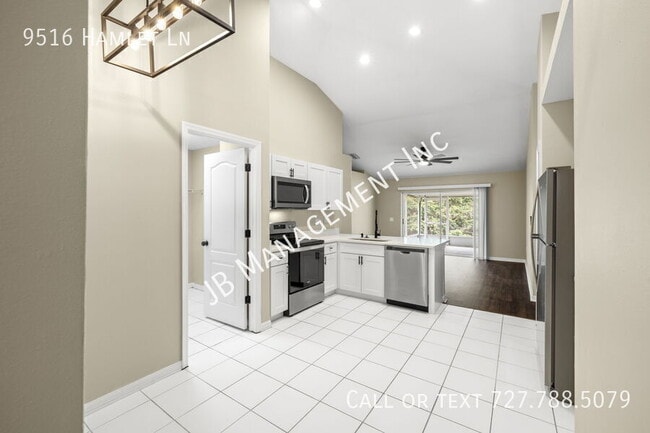 Building Photo - 9516 Hamlet Ln